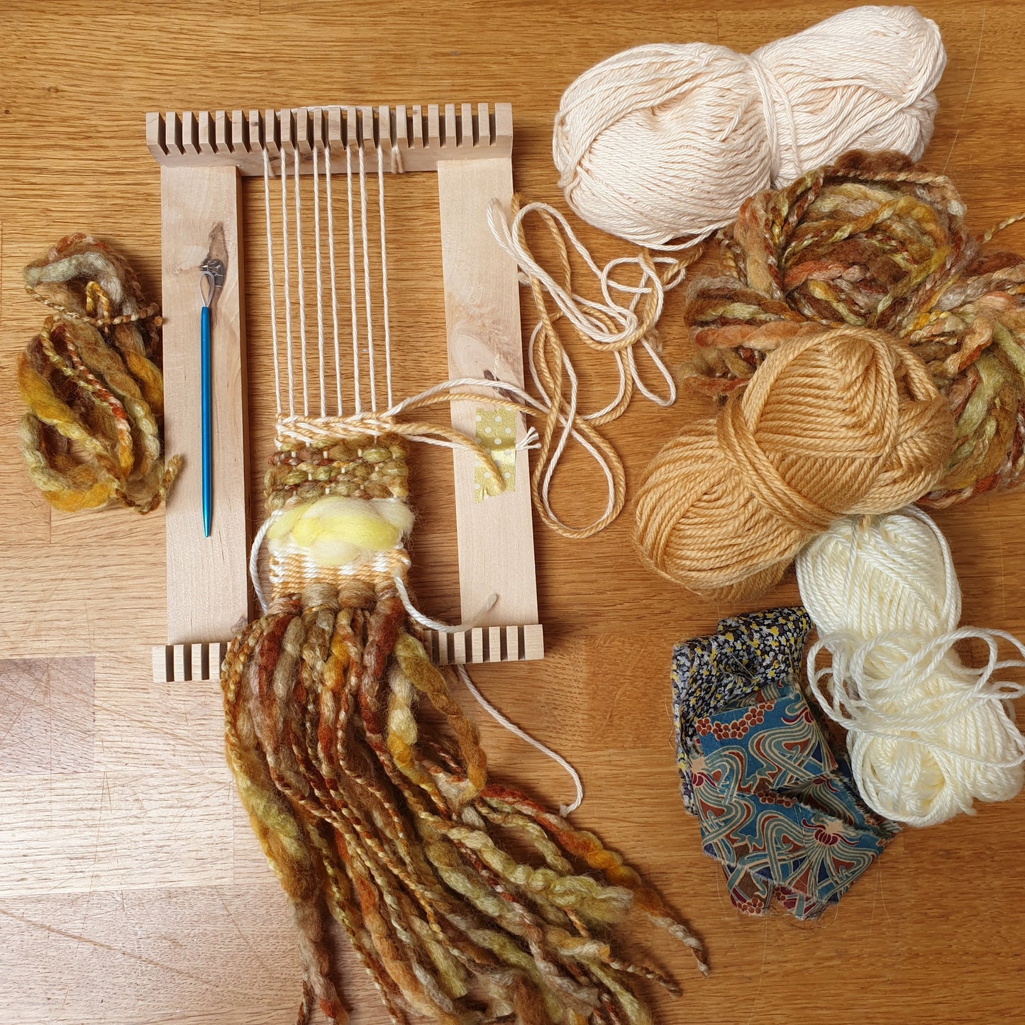 Mini Lap Loom Weaving: #peaceandcraft Workshop Project 2020