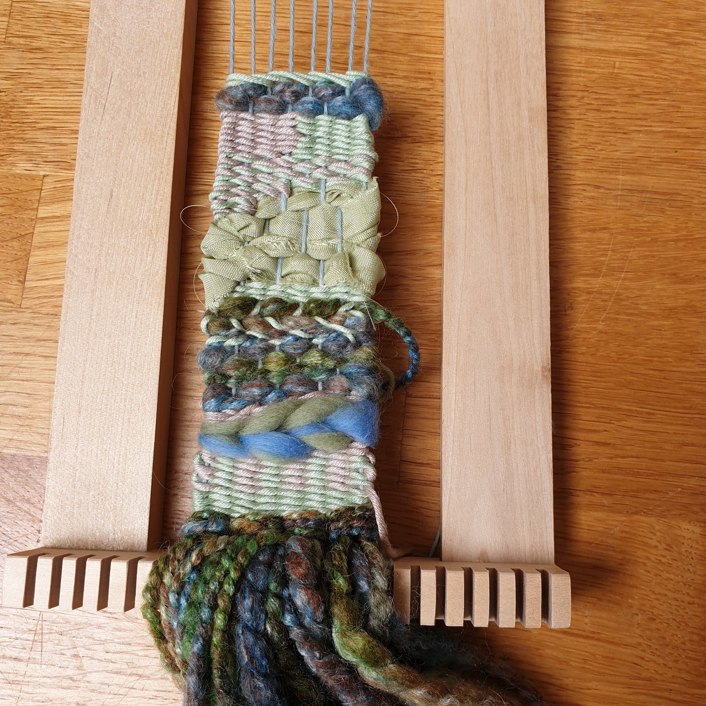 Mini Lap Loom Weaving: #peaceandcraft Workshop Project 2020