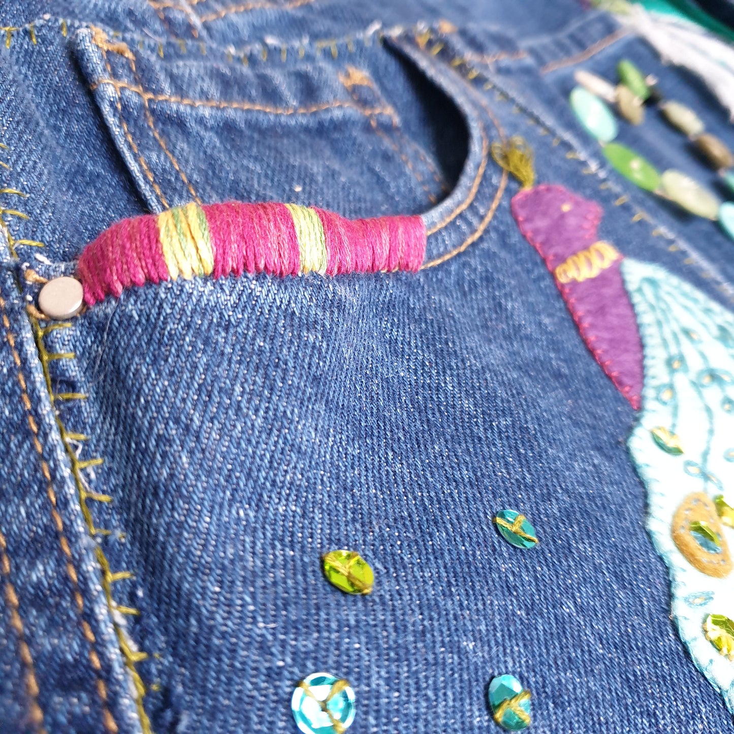 Upcycled Denim Craft Apron: #peaceandcraft Workshop Project 2020