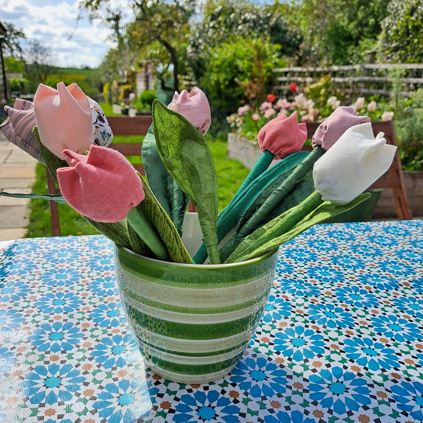 Scrapcrafting: Spring Tulips & Birds Nests [BOOK VIA VENUE]