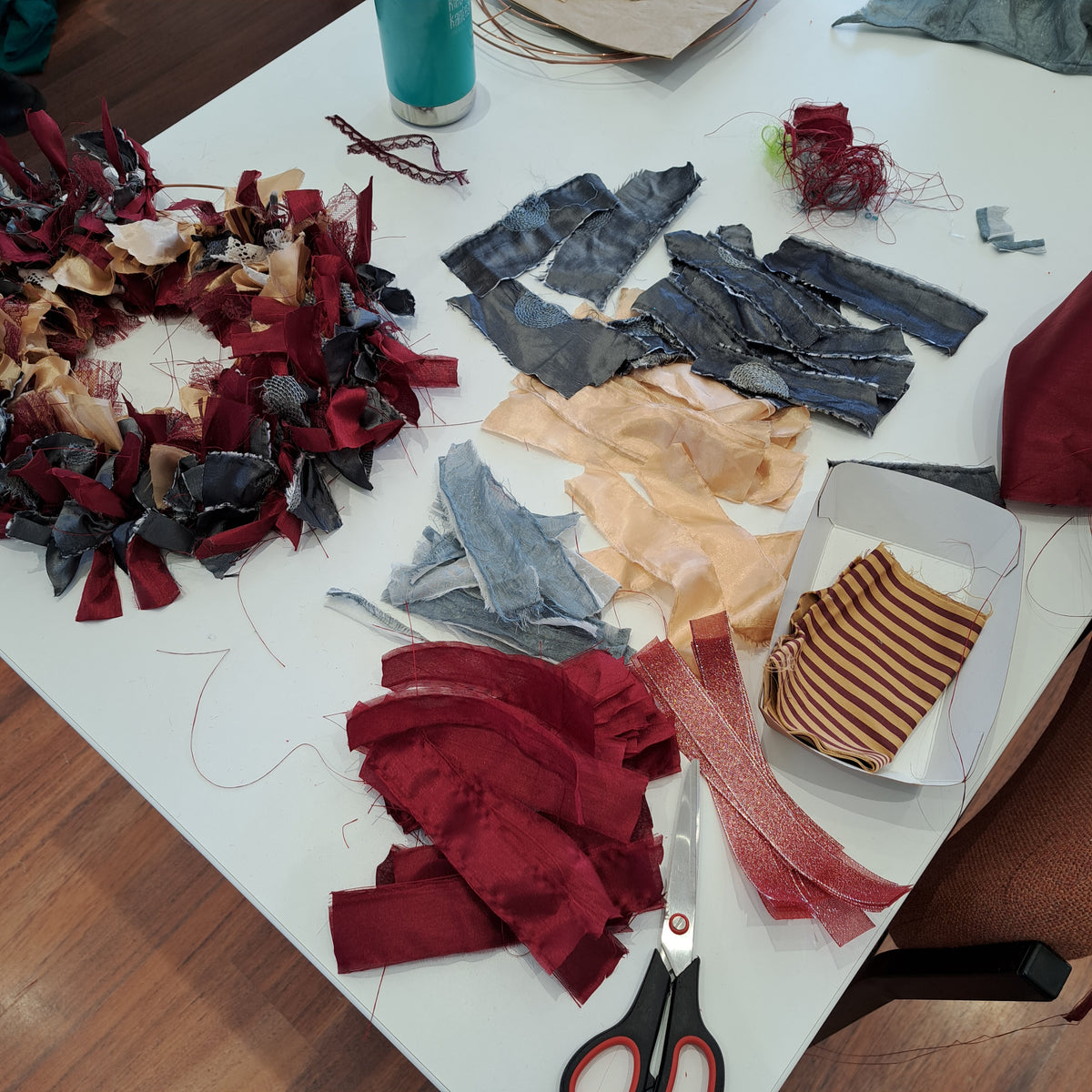 Scrapcrafting Christmas Wreaths & Garlands