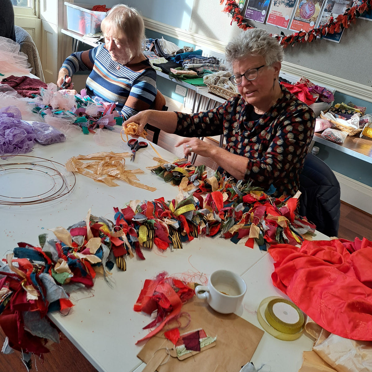 Scrapcrafting Christmas Wreaths & Garlands