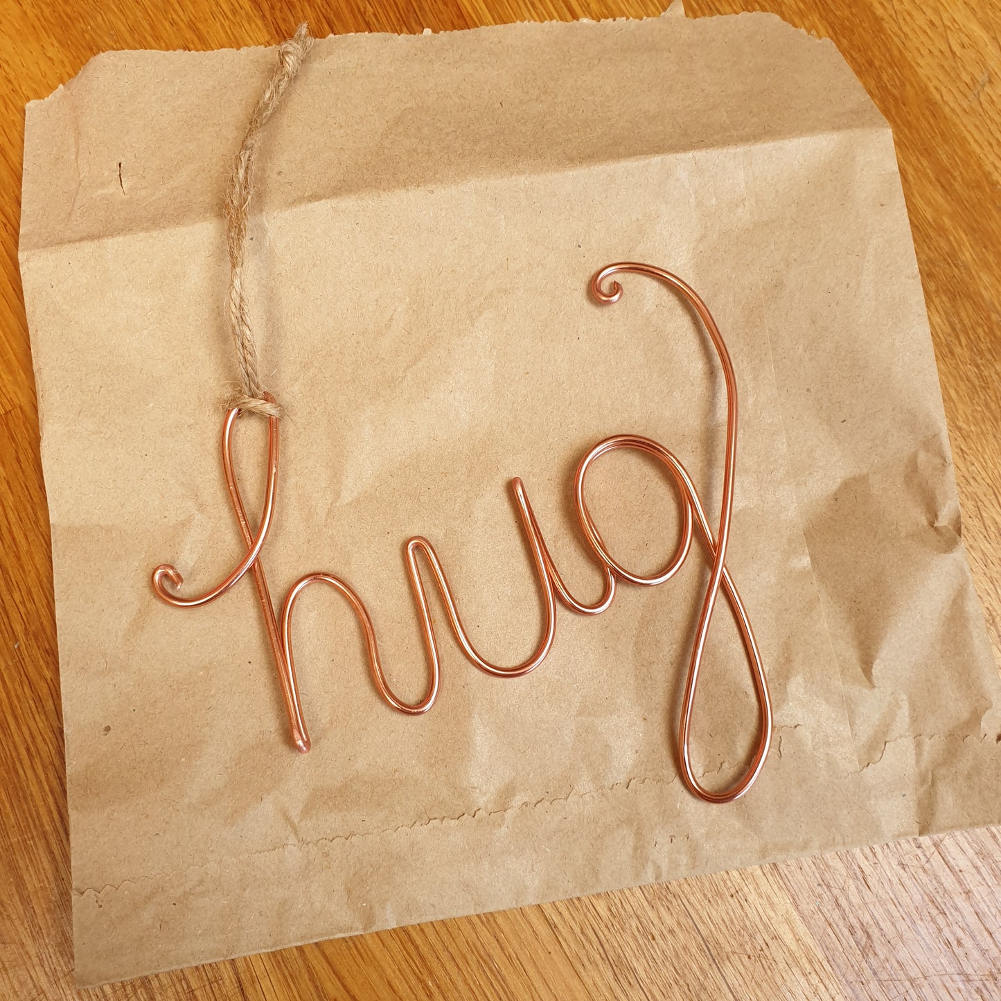 Wire Hug - single